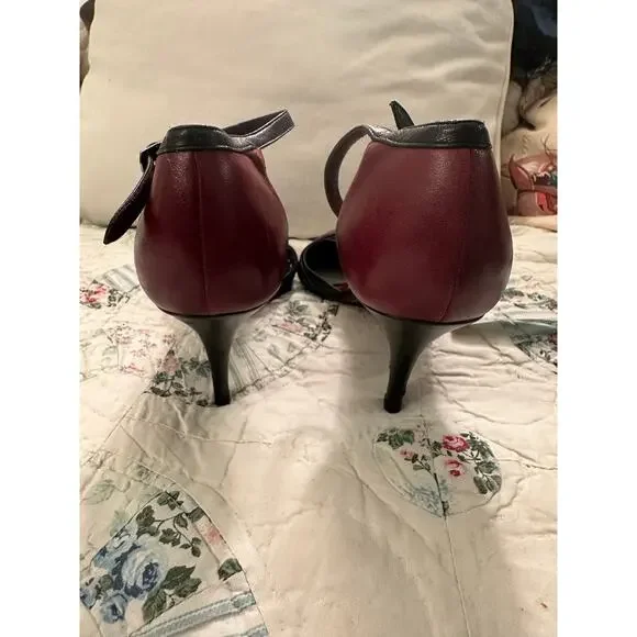 VINTAGE 2003 CHANEL 2 TONE ANKLE STRAP BURGUNDY & BLACK PUMPS 37 - Picture 7 of 9